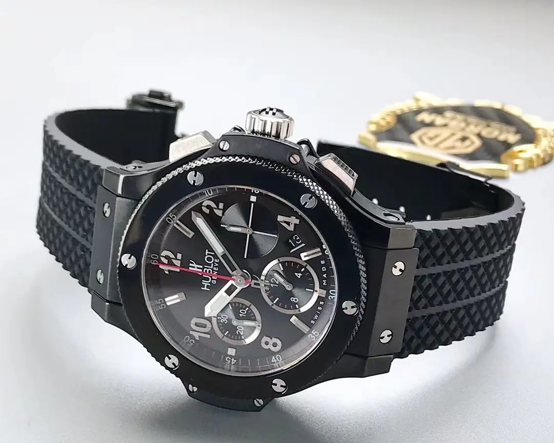 Hublot (恒宝） Style Beige Watches Lookbook Reference image 5
