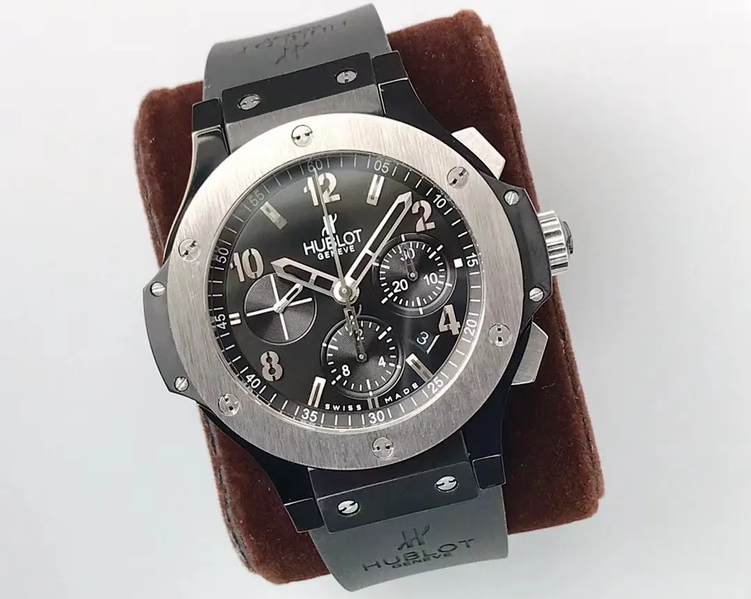 Hublot (恒宝） Style Beige Watches Lookbook Reference image 3