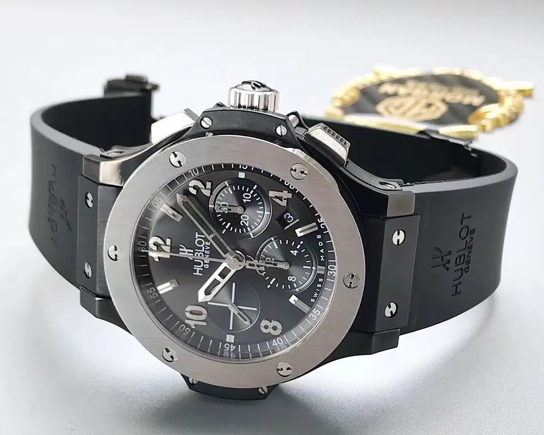 Hublot (恒宝） Style Beige Watches Lookbook Reference image 5