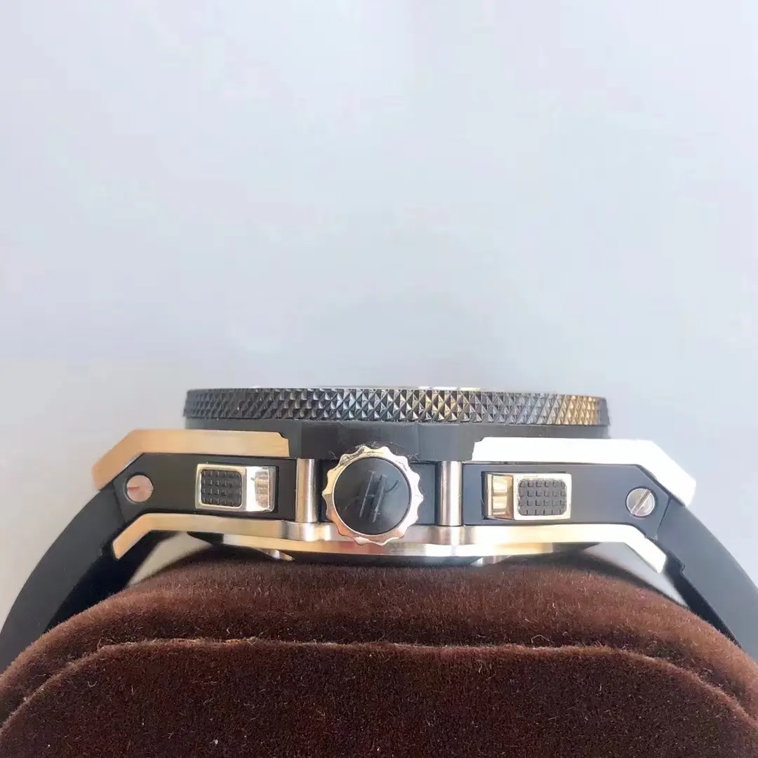 Hublot (恒宝） Style Beige Watches Lookbook Reference image 6