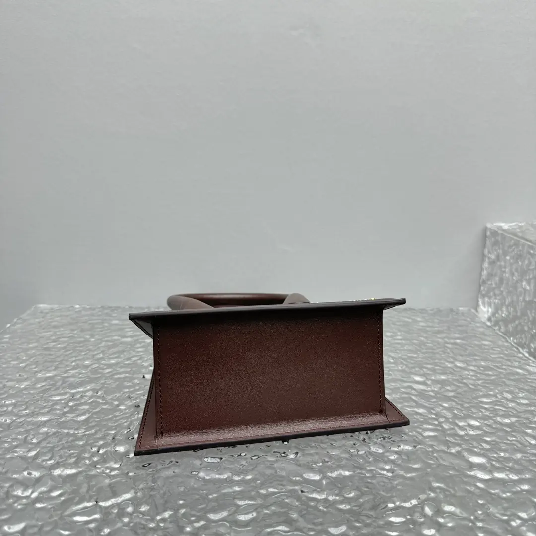 Jacquemus Style Bag Lookbook Reference image 4