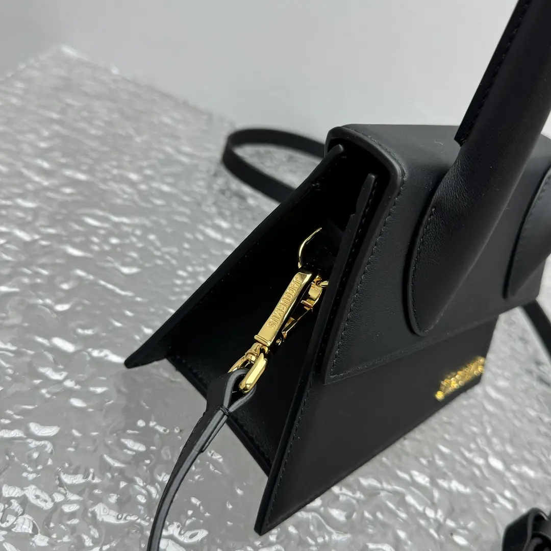 Jacquemus Style Black Bag Lookbook Reference image 6