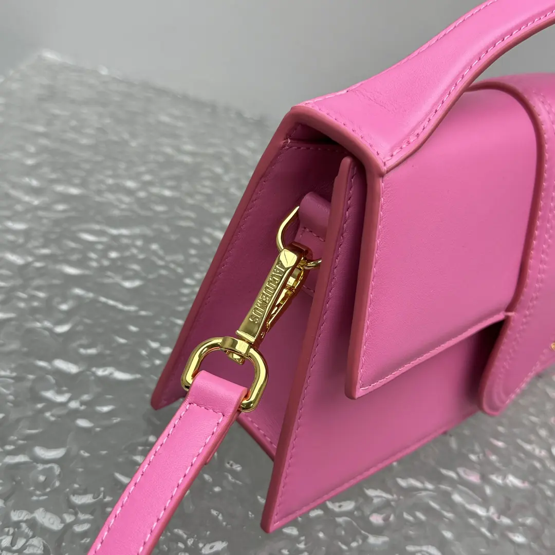 Jacquemus Style Pink Leather Crossbody Bag Lookbook Reference image 6