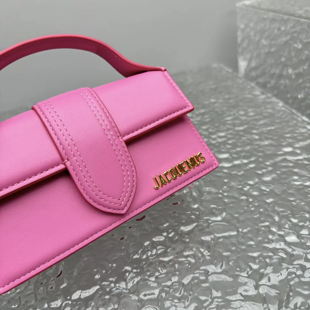 Jacquemus Style Pink Leather Crossbody Bag Lookbook Reference image 4