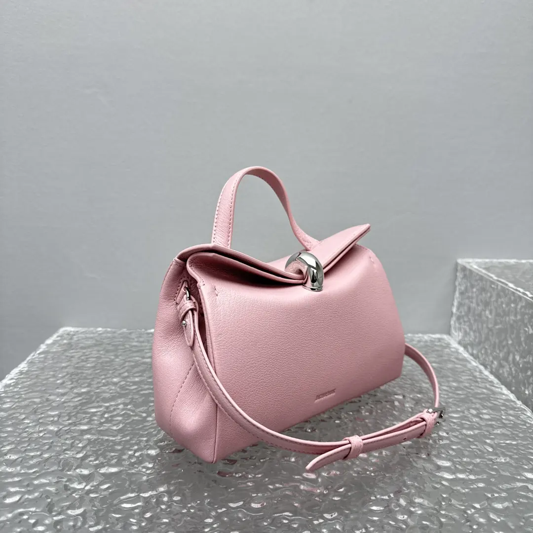 Jacquemus Style Pink Leather Crossbody Bag Lookbook Reference image 3