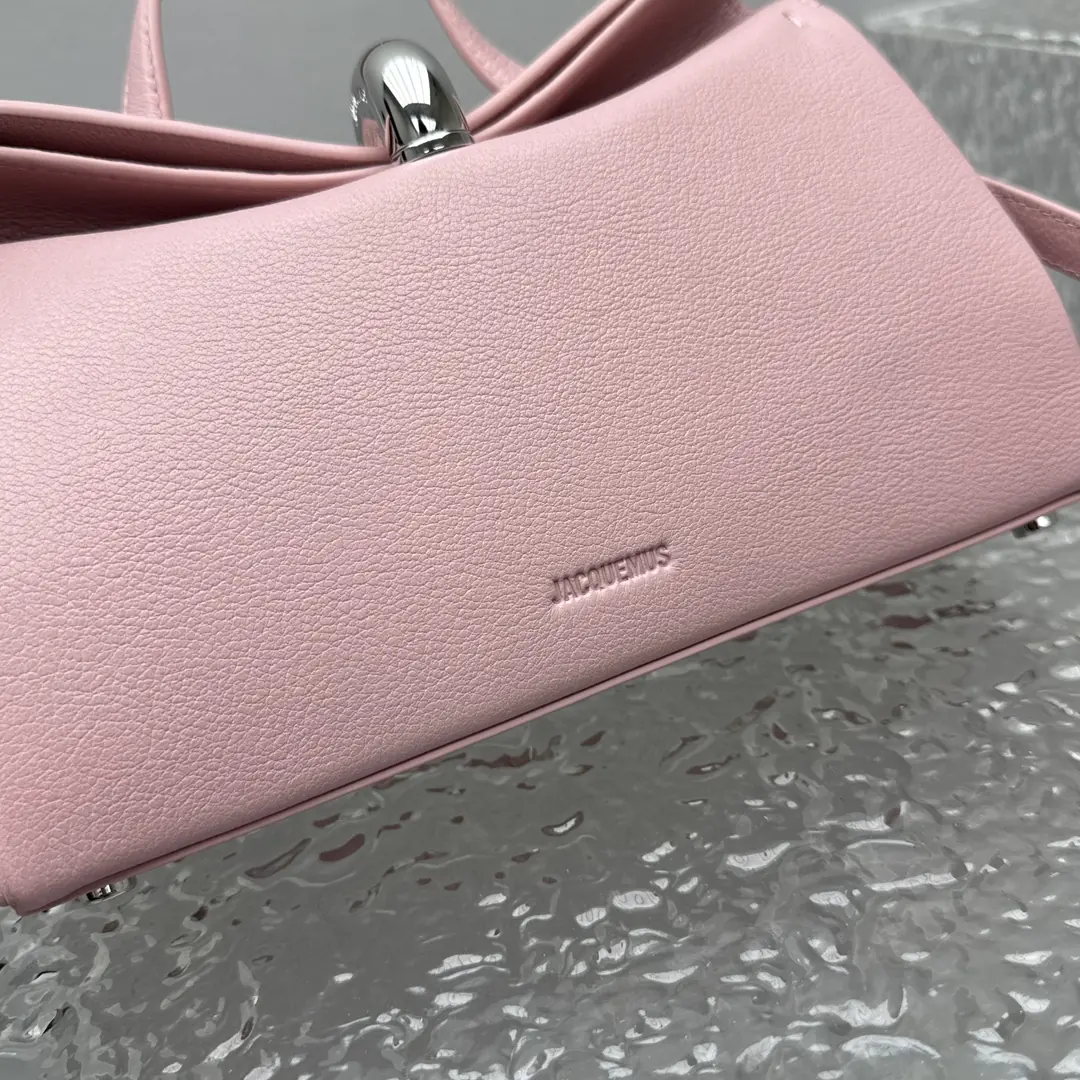 Jacquemus Style Pink Leather Crossbody Bag Lookbook Reference image 5