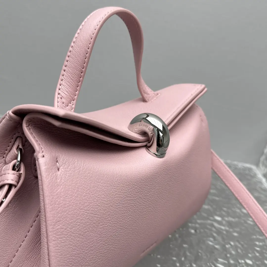 Jacquemus Style Pink Leather Crossbody Bag Lookbook Reference image 6