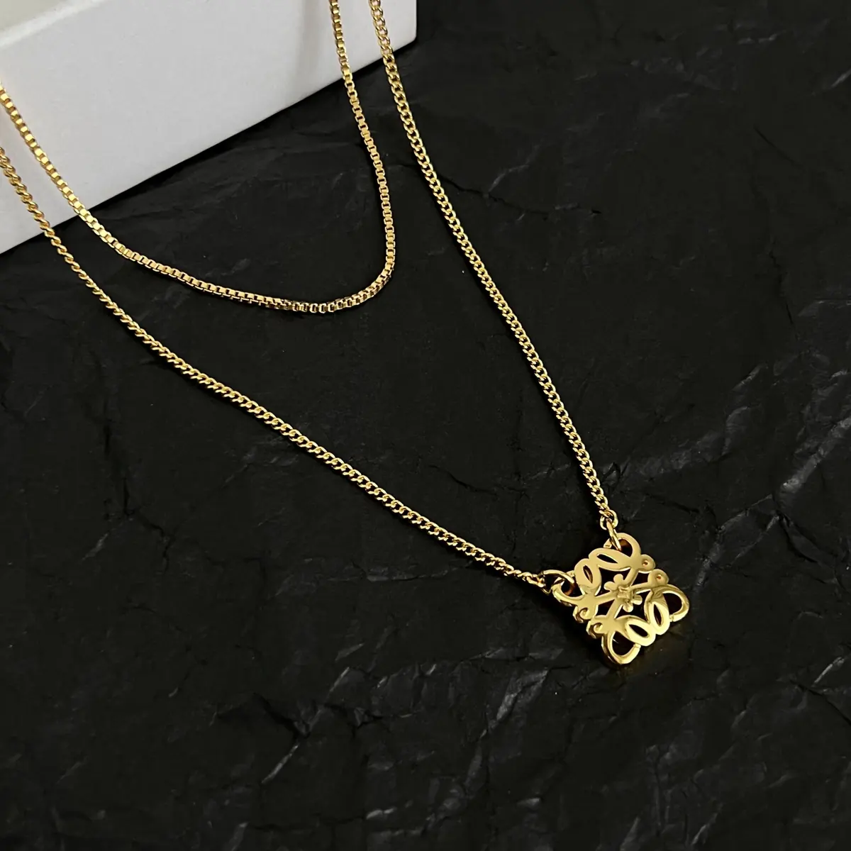 Loewe Style Accessories Lookbook Reference image 4