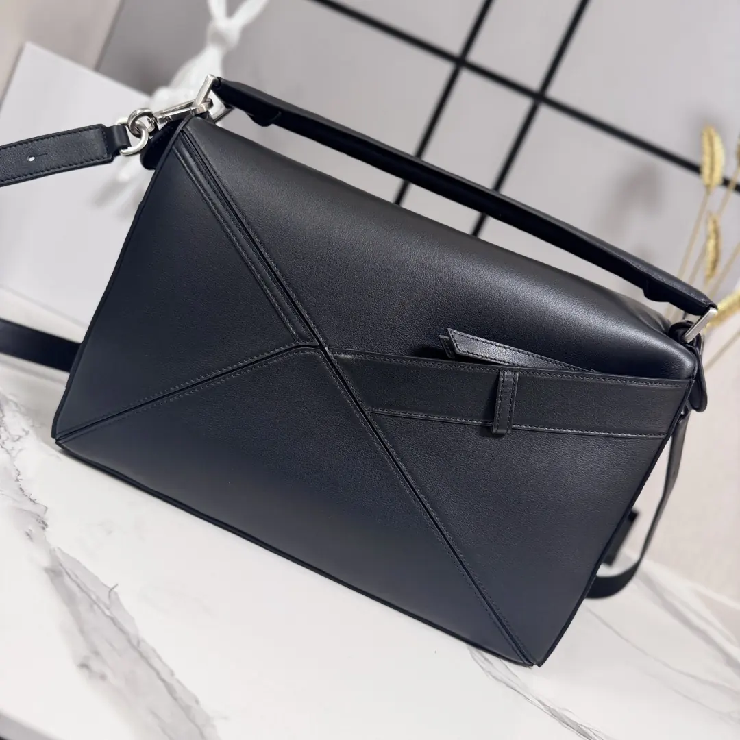 Loewe Style Black Leather Top Handle Bag Lookbook Reference image 3
