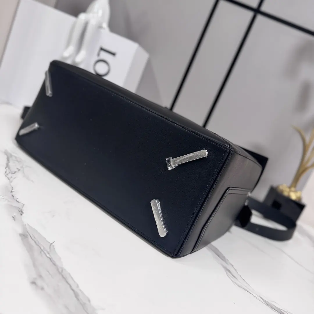 Loewe Style Black Leather Top Handle Bag Lookbook Reference image 4
