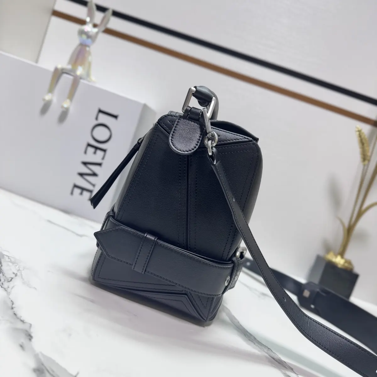 Loewe Style Black Leather Top Handle Bag Lookbook Reference image 2