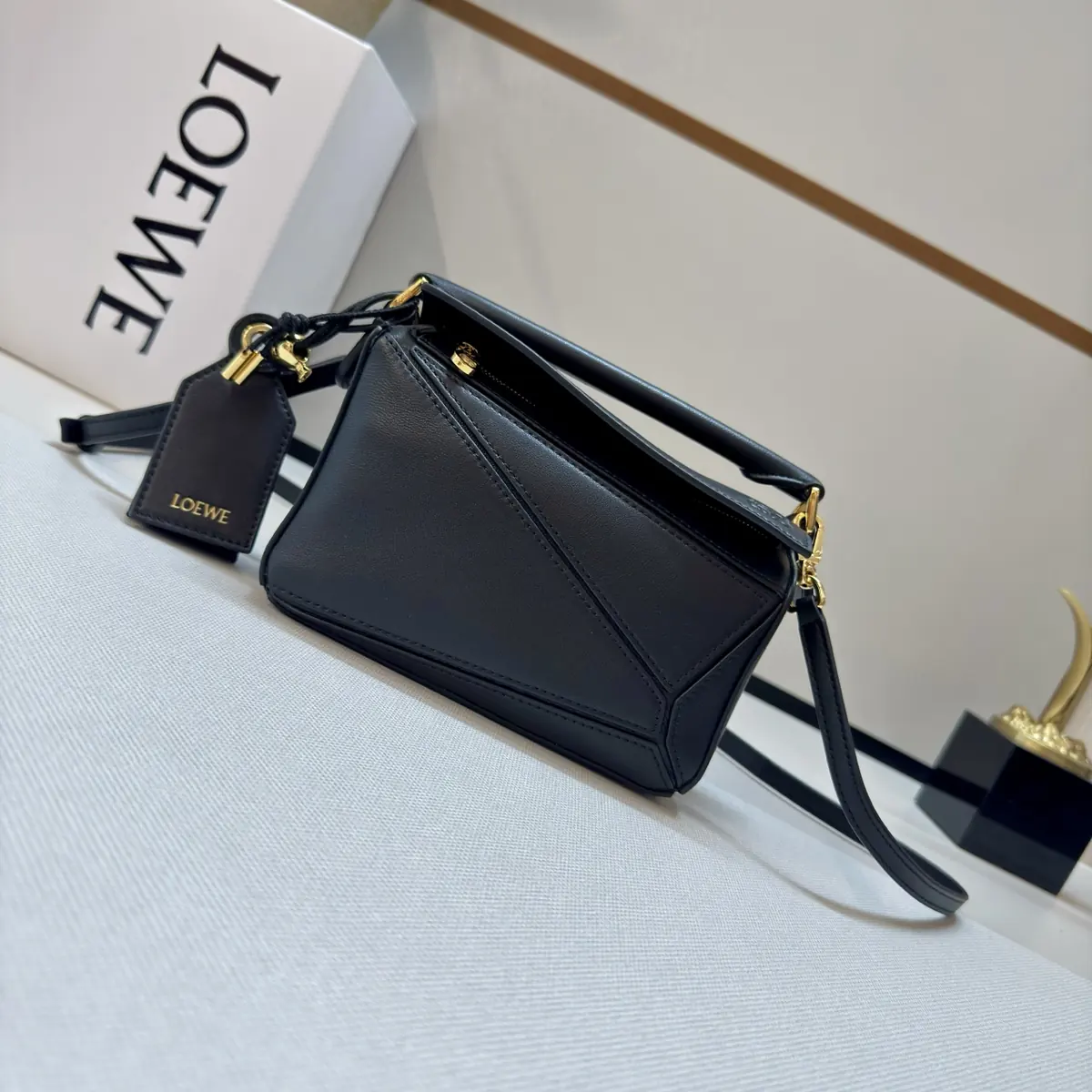 Loewe Style Black Leather Top Handle Bag Lookbook Reference image 1