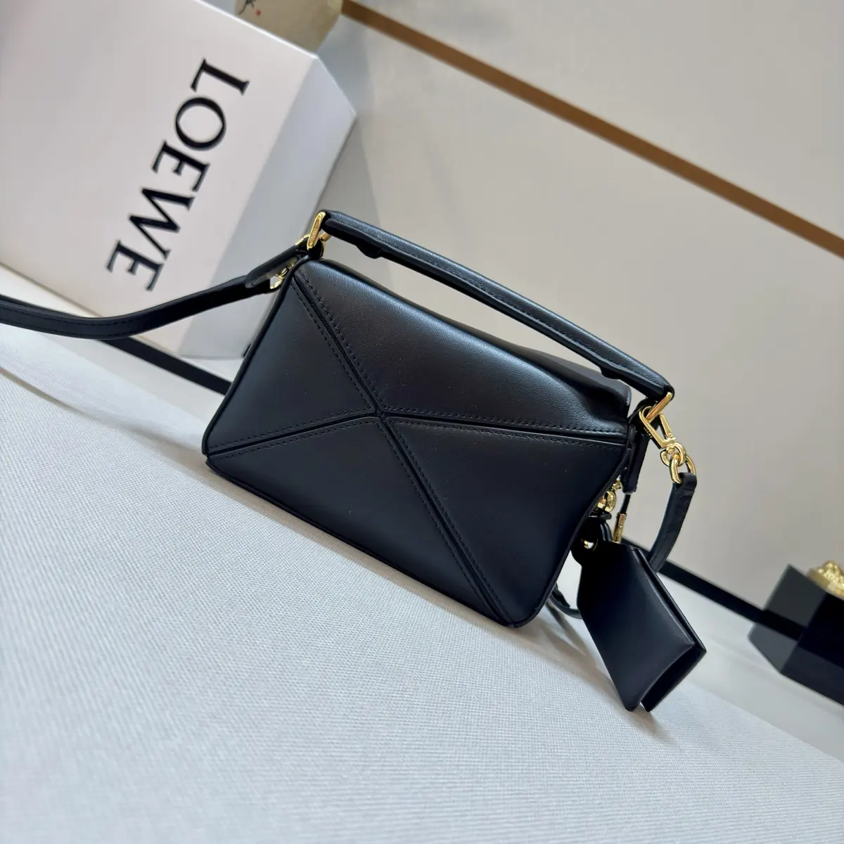 Loewe Style Black Leather Top Handle Bag Lookbook Reference image 2