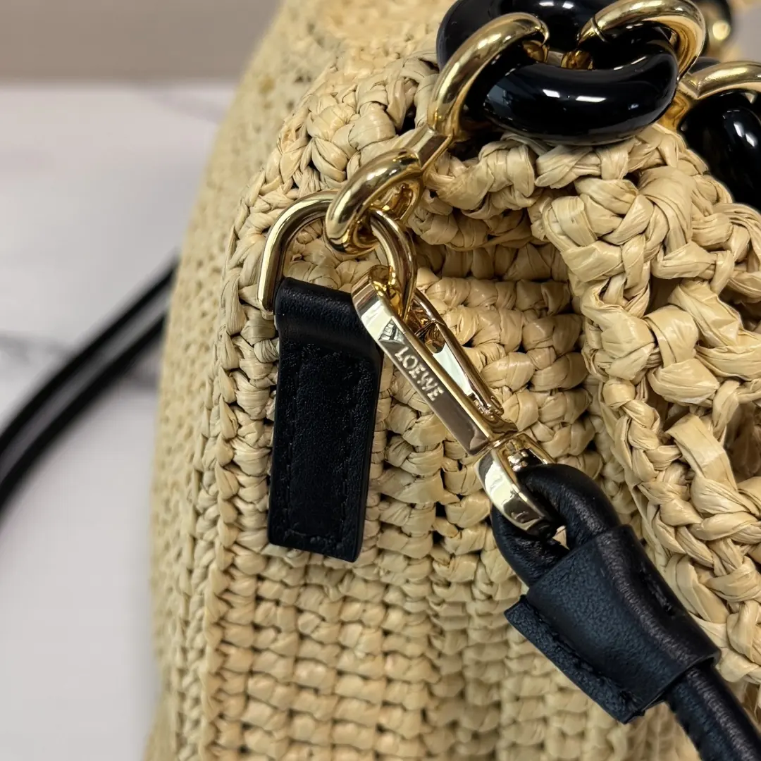 Loewe Style Black Leather Top Handle Bag Lookbook Reference image 6
