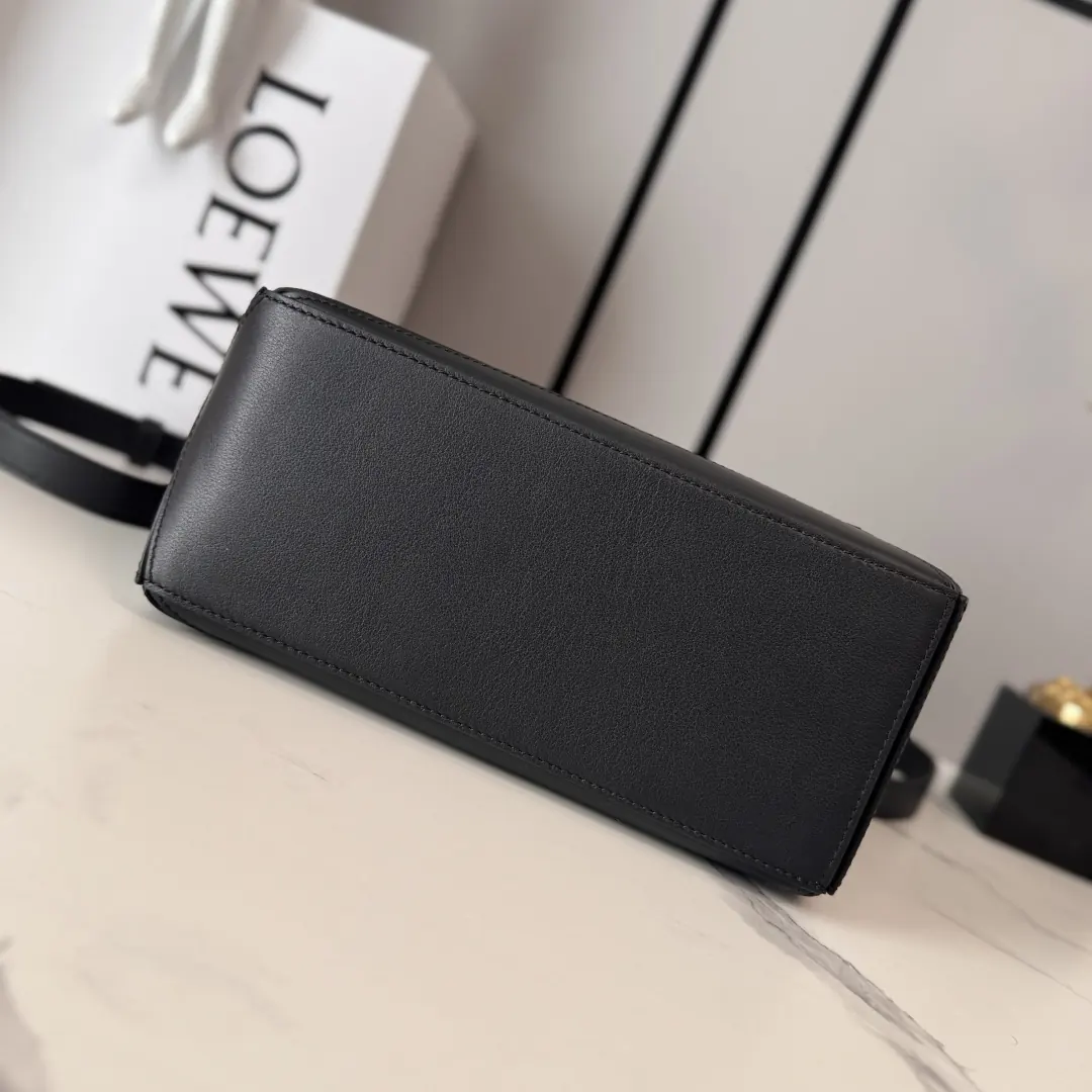 Loewe Style Black Leather Top Handle Bag Lookbook Reference image 4
