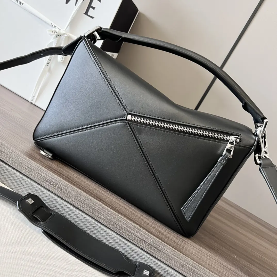 Loewe Style Black Leather Wallet Lookbook Reference image 3