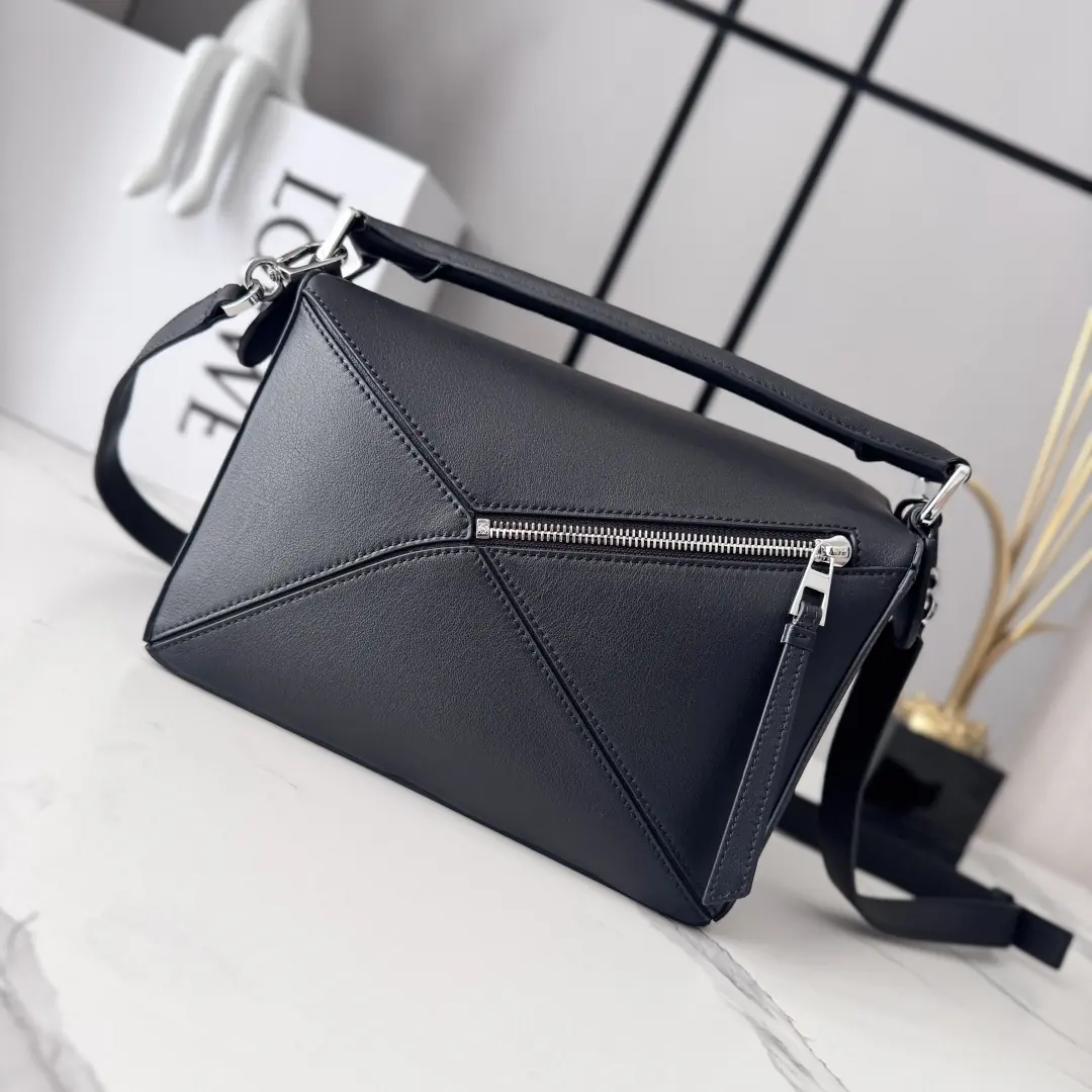 Loewe Style Black Leather Wallet Lookbook Reference image 3