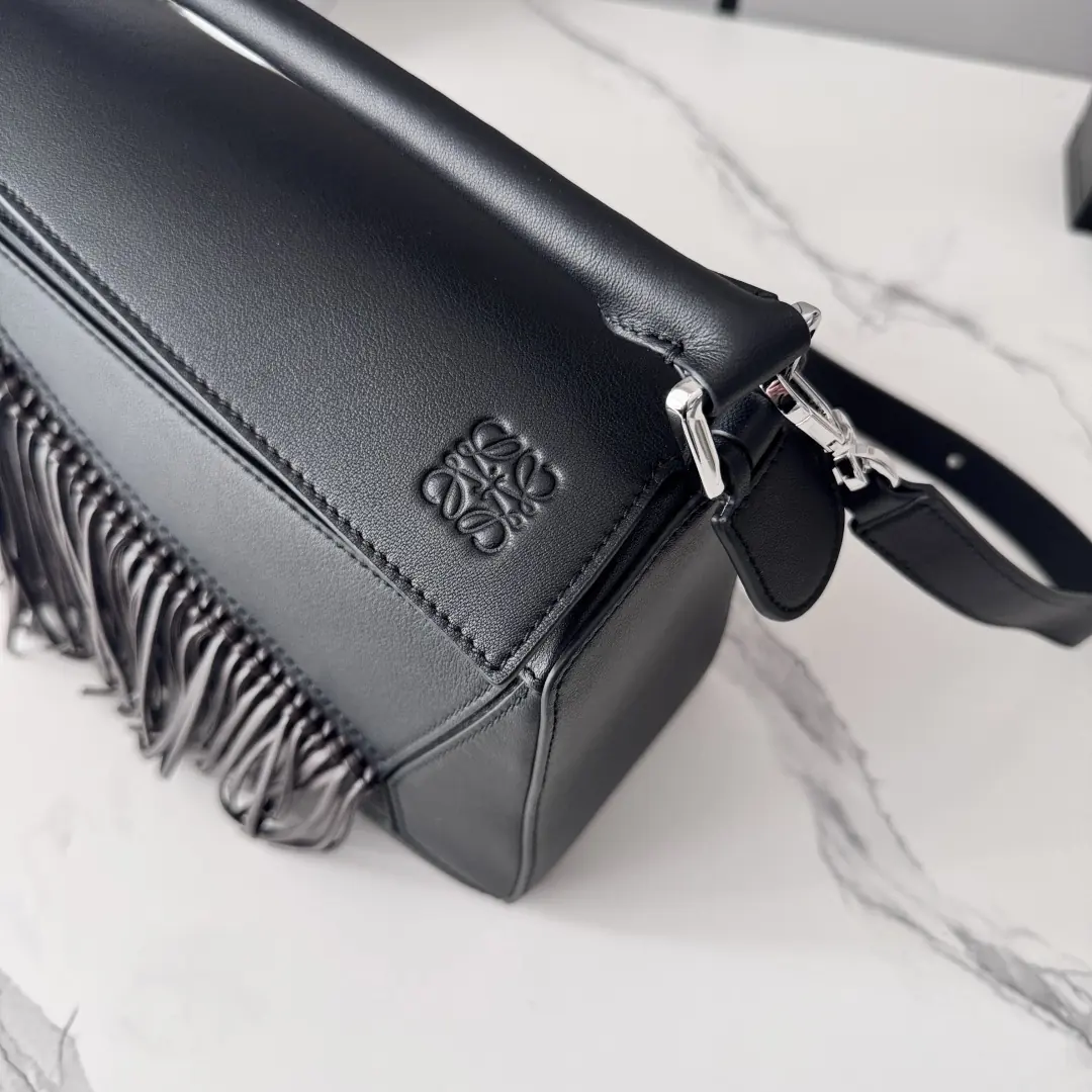 Loewe Style Black Leather Wallet Lookbook Reference image 5