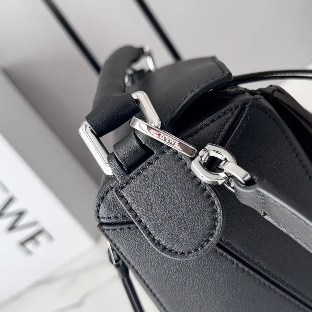 Loewe Style Black Leather Wallet Lookbook Reference image 6
