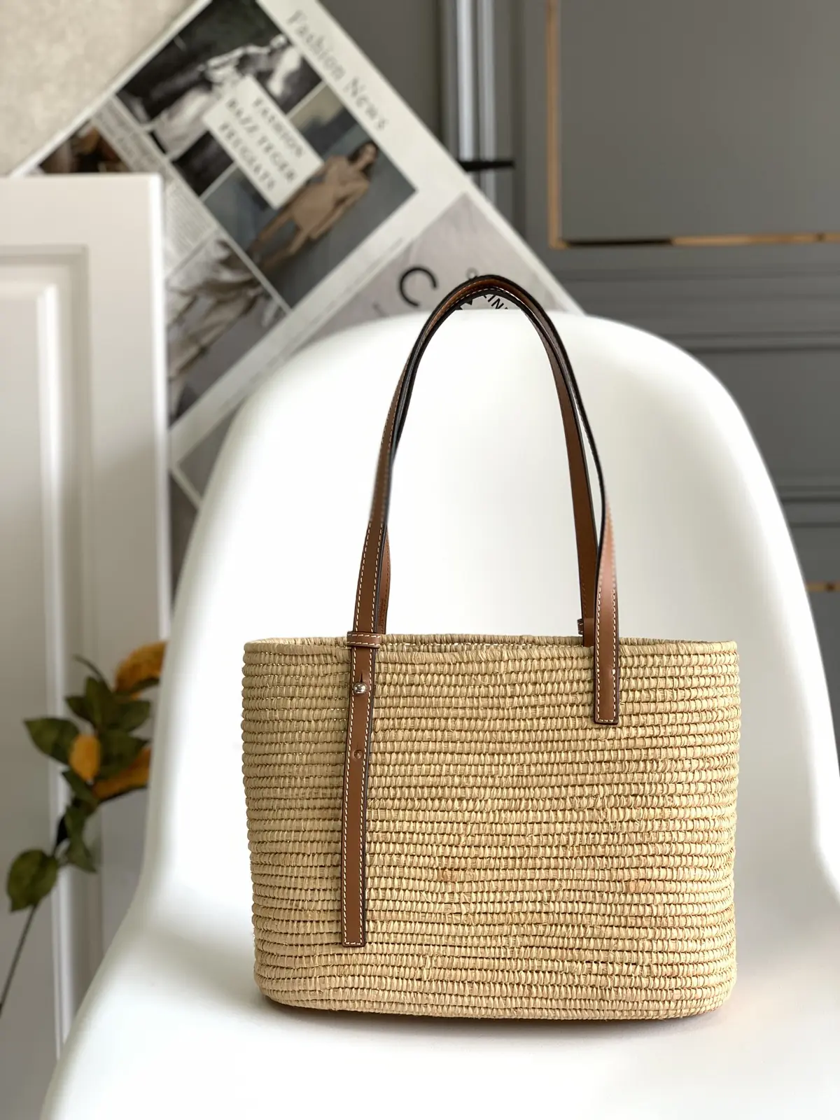 Loewe Style Brown Leather Shoulder Bag Lookbook Reference image 3