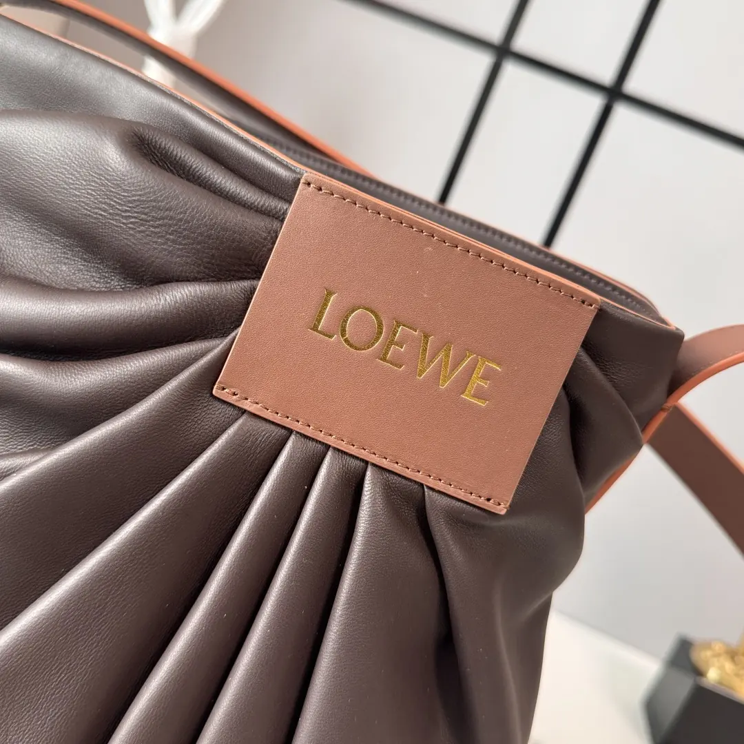 Loewe Style Brown Leather Shoulder Bag Lookbook Reference image 5
