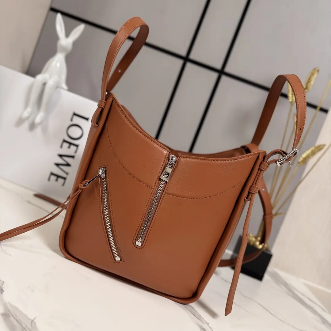 Loewe Style Brown Leather Shoulder Bag Lookbook Reference image 2
