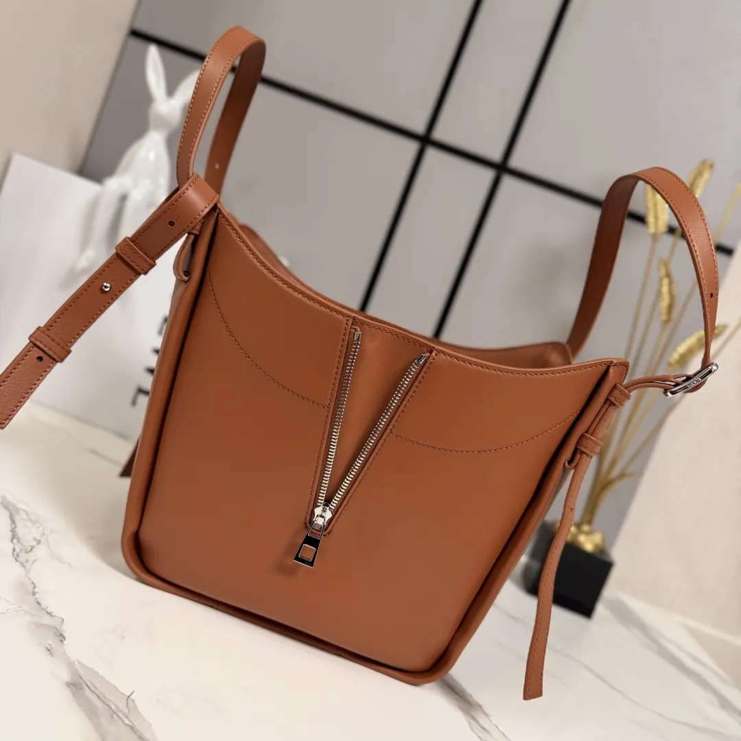Loewe Style Brown Leather Shoulder Bag Lookbook Reference image 3