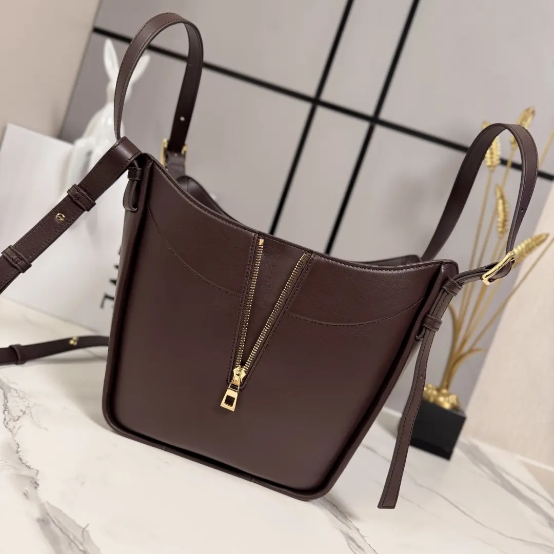 Loewe Style Brown Leather Shoulder Bag Lookbook Reference image 3