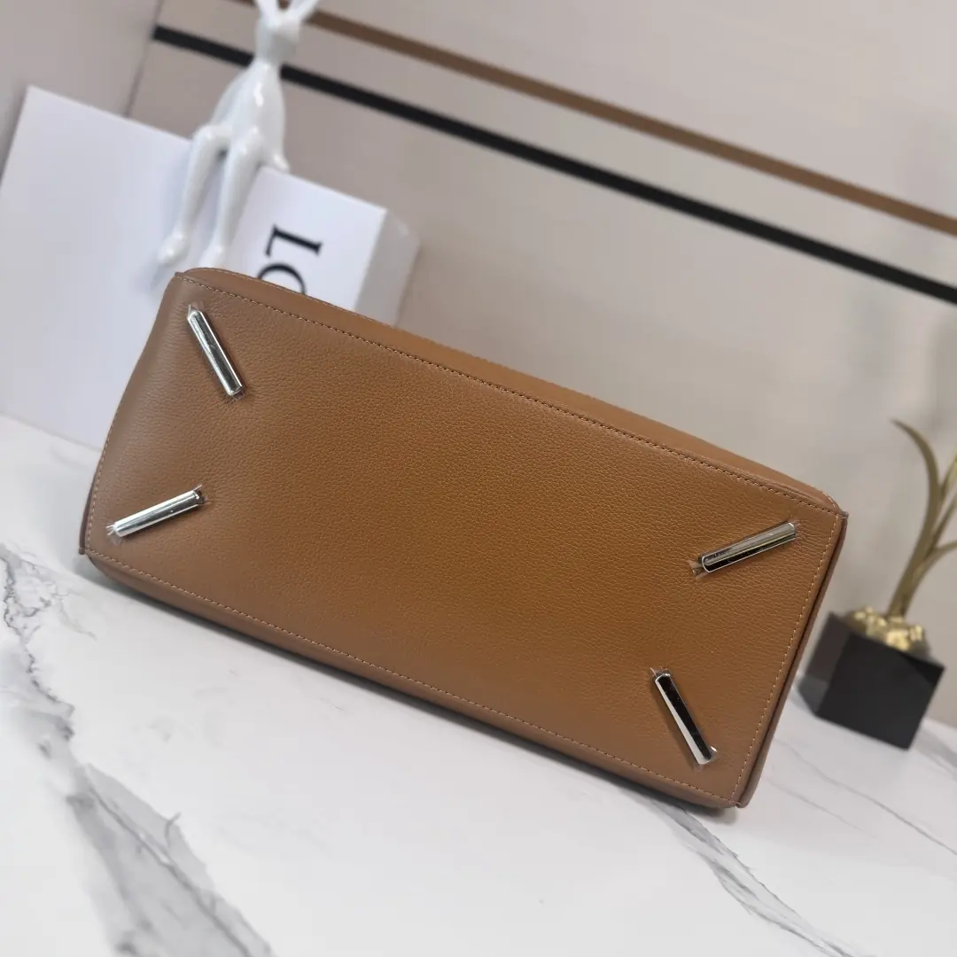 Loewe Style Brown Leather Top Handle Bag Lookbook Reference image 4