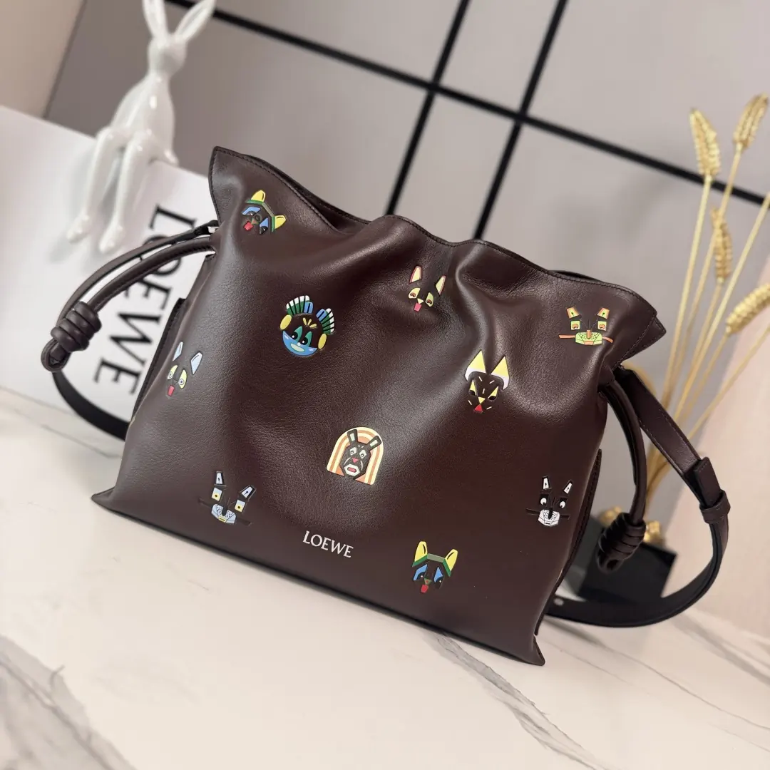 Loewe Style Brown Leather Wallet Lookbook Reference image 1