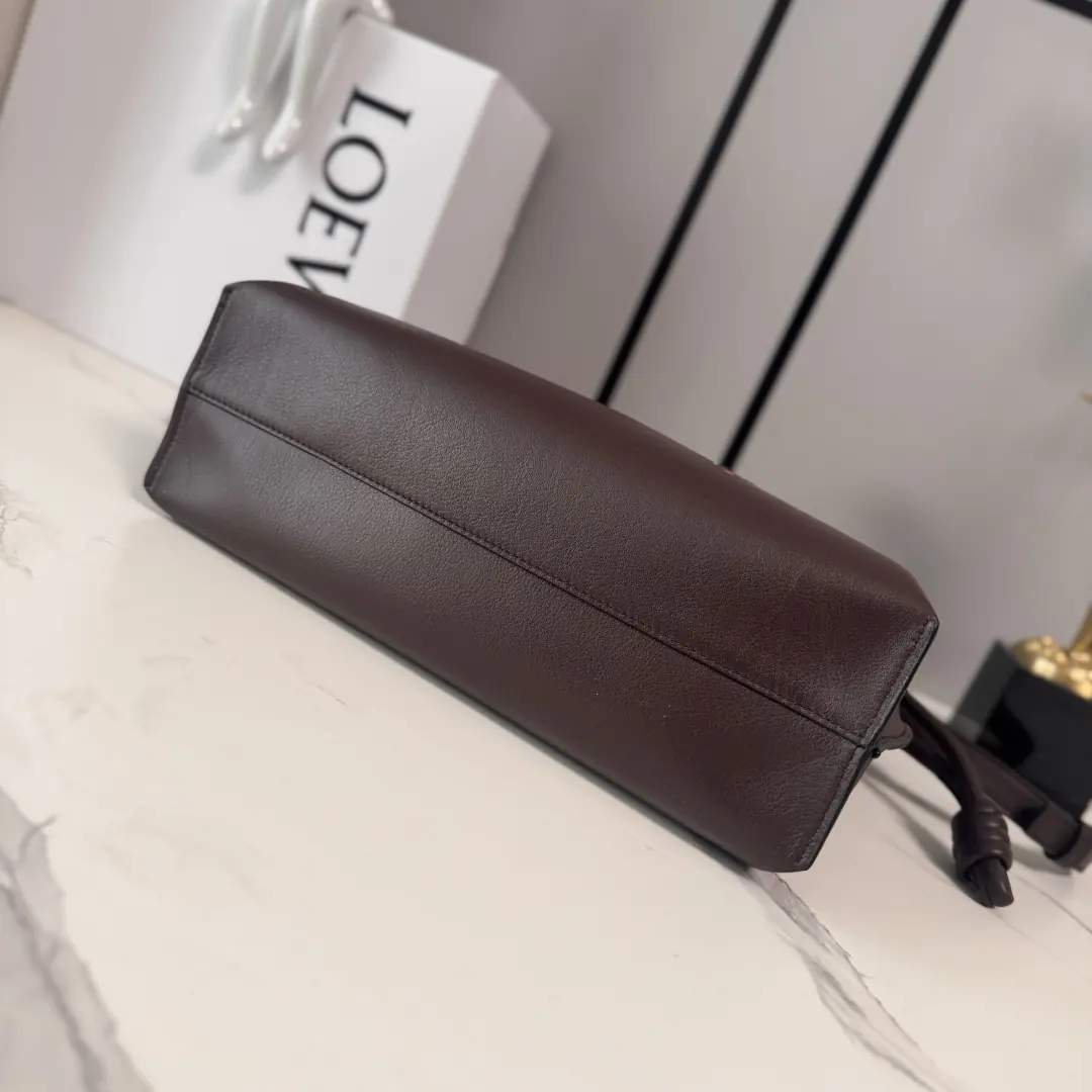 Loewe Style Brown Leather Wallet Lookbook Reference image 4