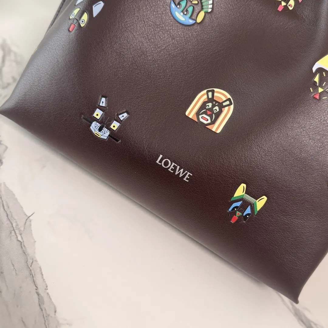 Loewe Style Brown Leather Wallet Lookbook Reference image 5