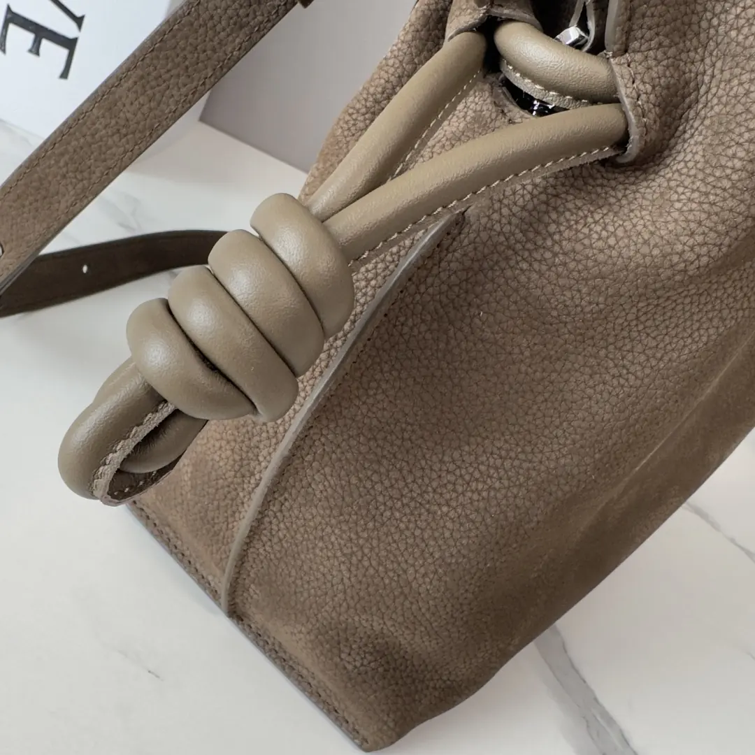 Loewe Style Green Leather Clutch Lookbook Reference image 6