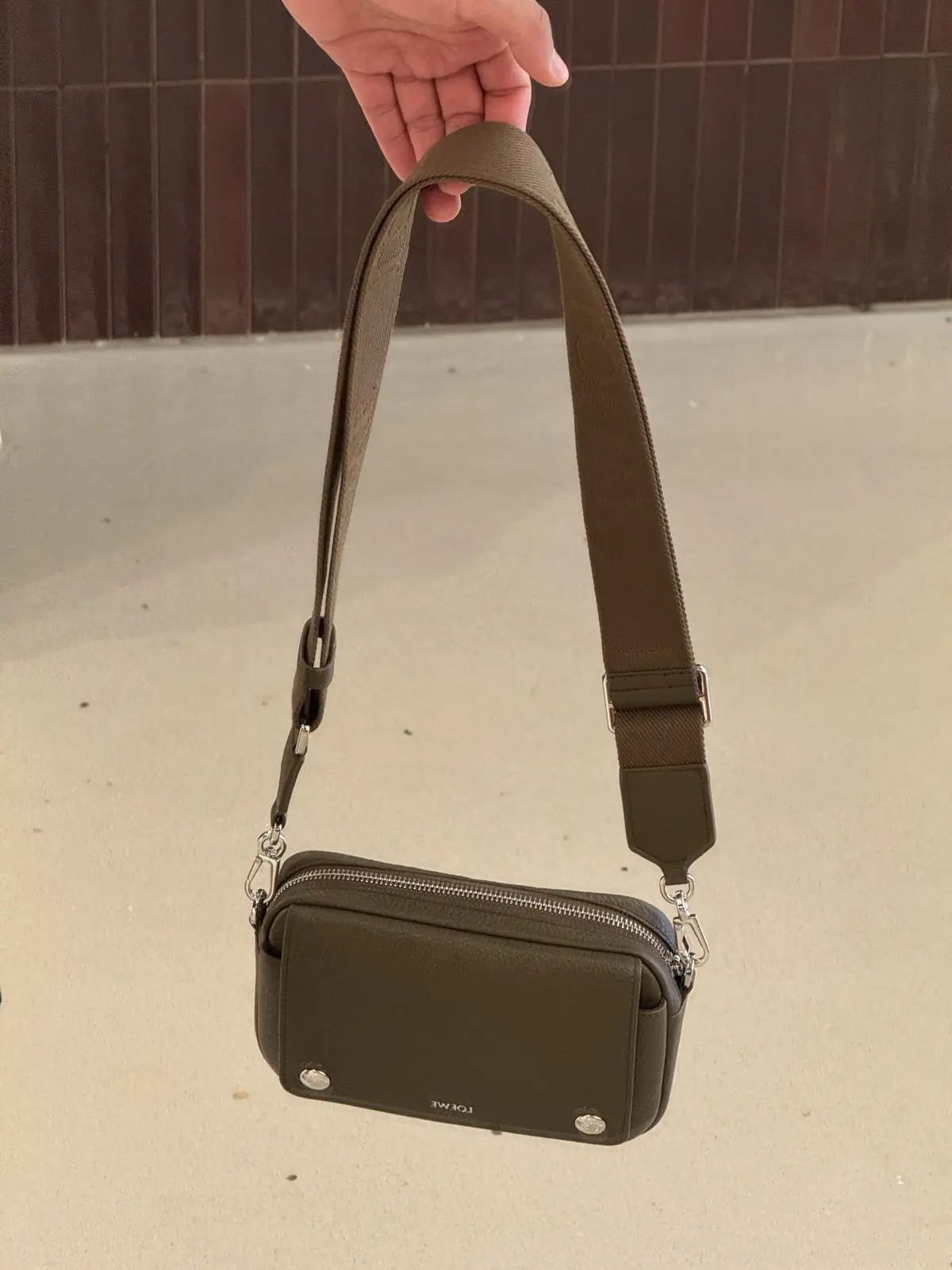 Loewe Style Green Leather Messenger Bag Lookbook Reference image 5