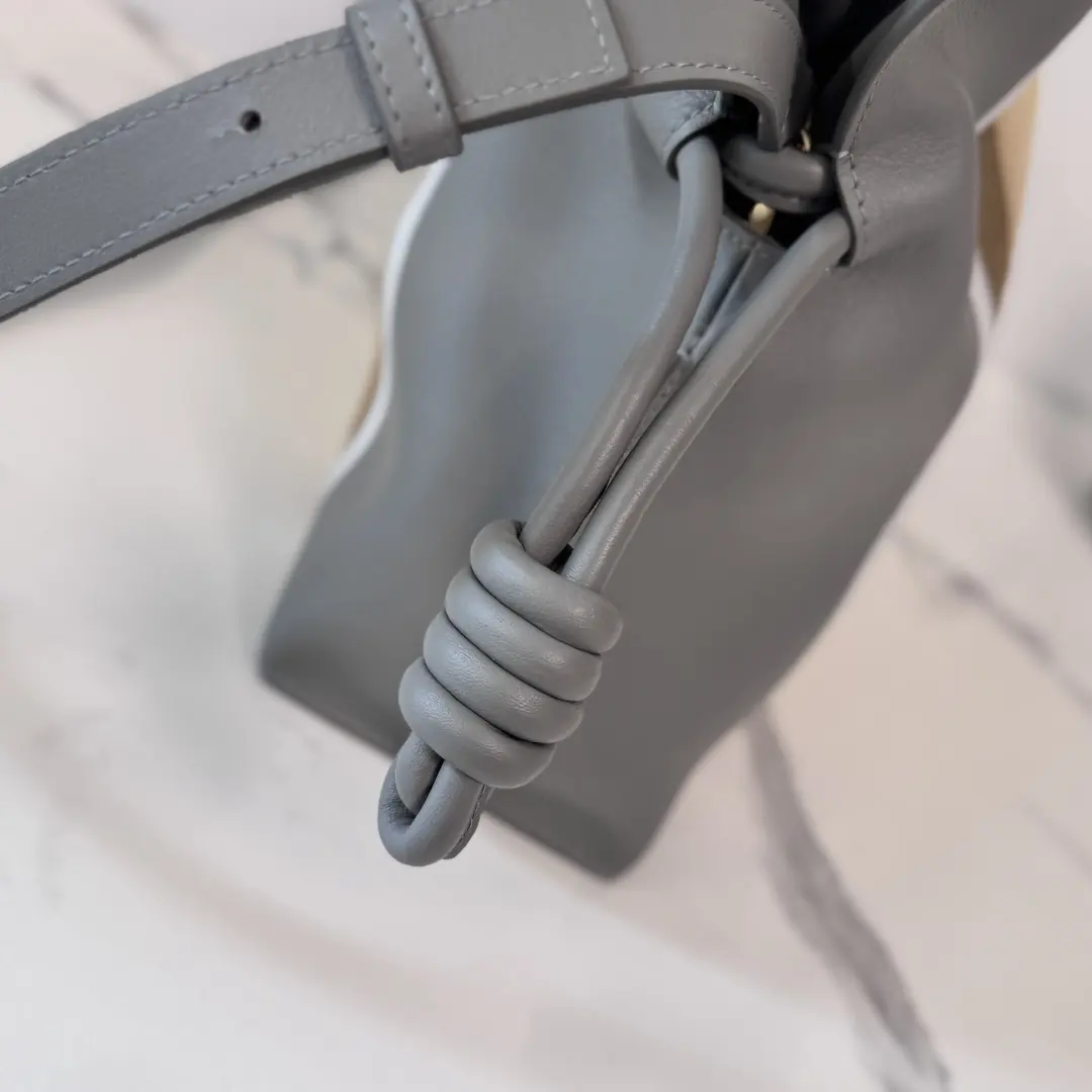 Loewe Style Grey Leather Shoulder Bag Lookbook Reference image 6