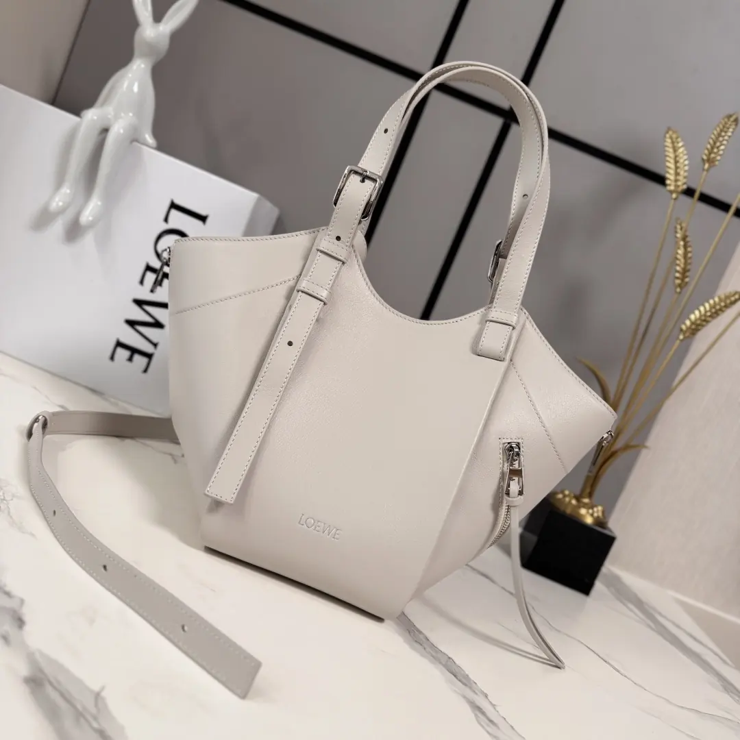 Loewe Style Grey Leather Shoulder Bag Lookbook Reference image 1