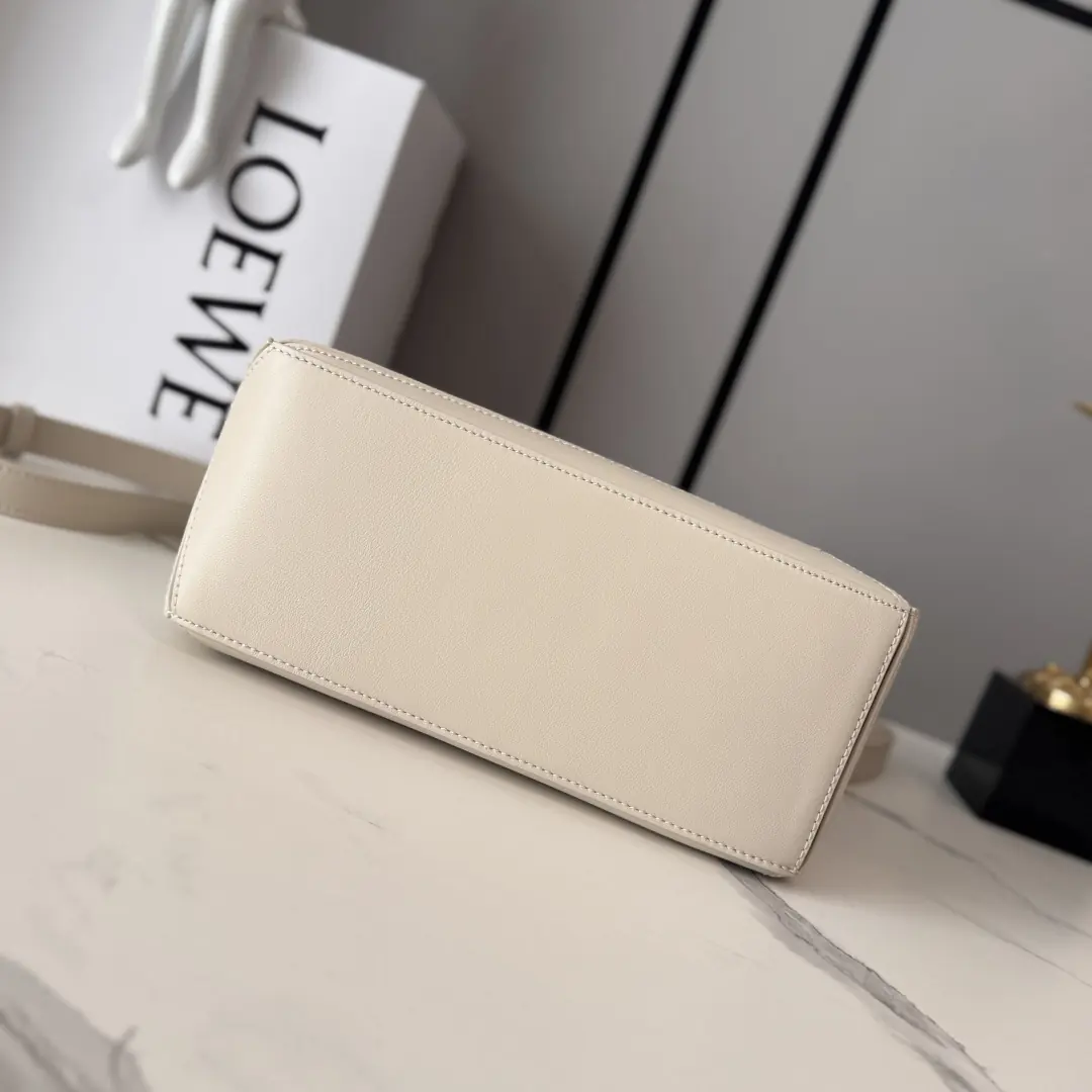 Loewe Style Grey Leather Top Handle Bag Lookbook Reference image 4
