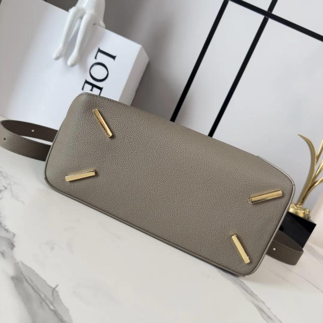 Loewe Style Grey Leather Wallet Lookbook Reference image 4