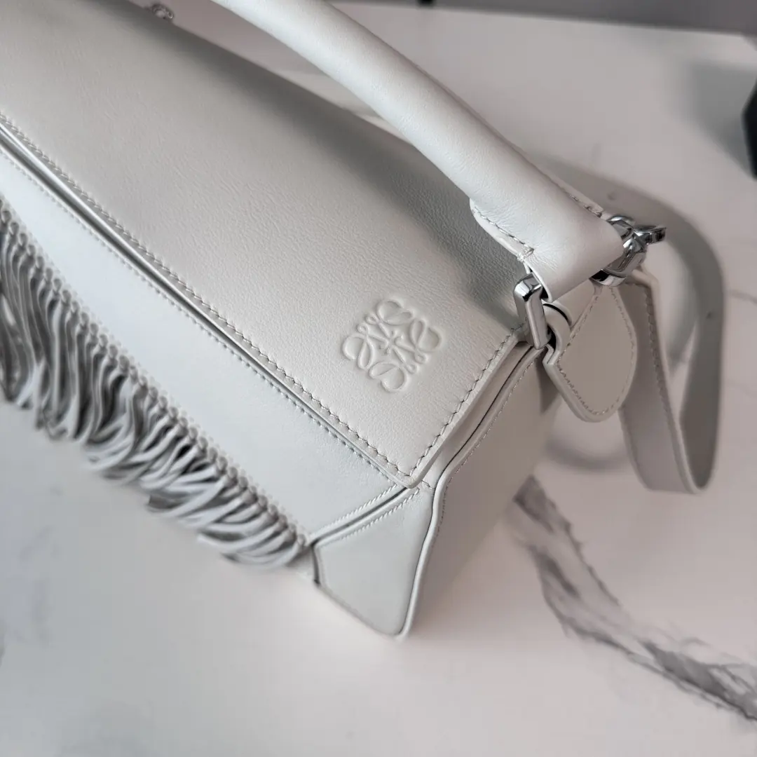 Loewe Style Grey Leather Wallet Lookbook Reference image 5