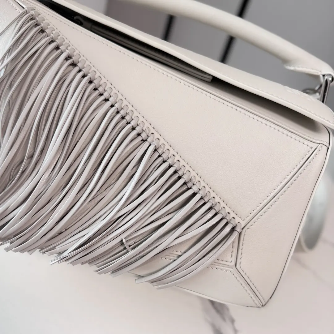 Loewe Style Grey Leather Wallet Lookbook Reference image 6
