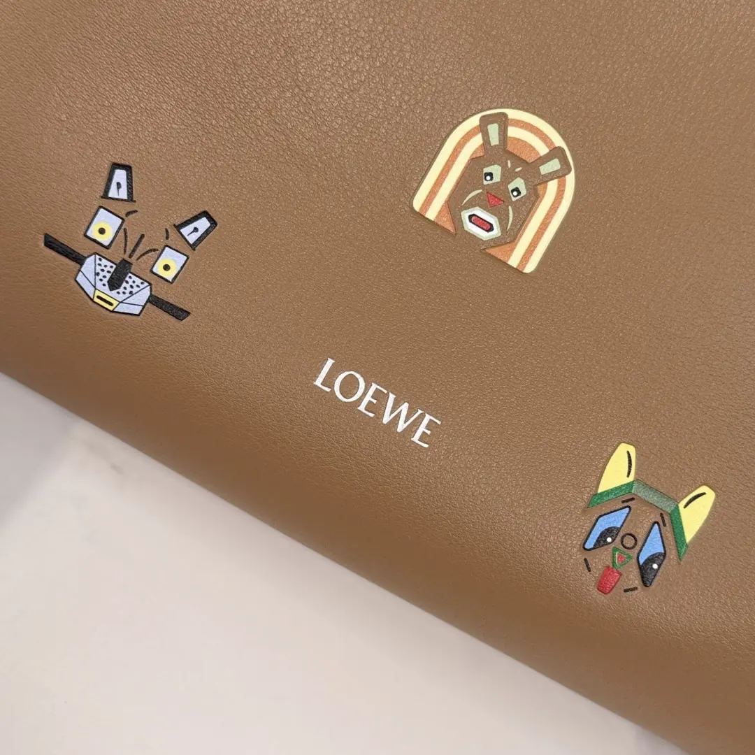 Loewe Style Leather Wallet Lookbook Reference image 6