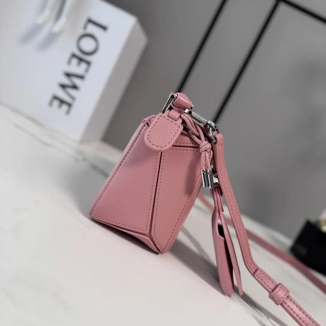 Loewe Style Pink Leather Top Handle Bag Lookbook Reference image 2