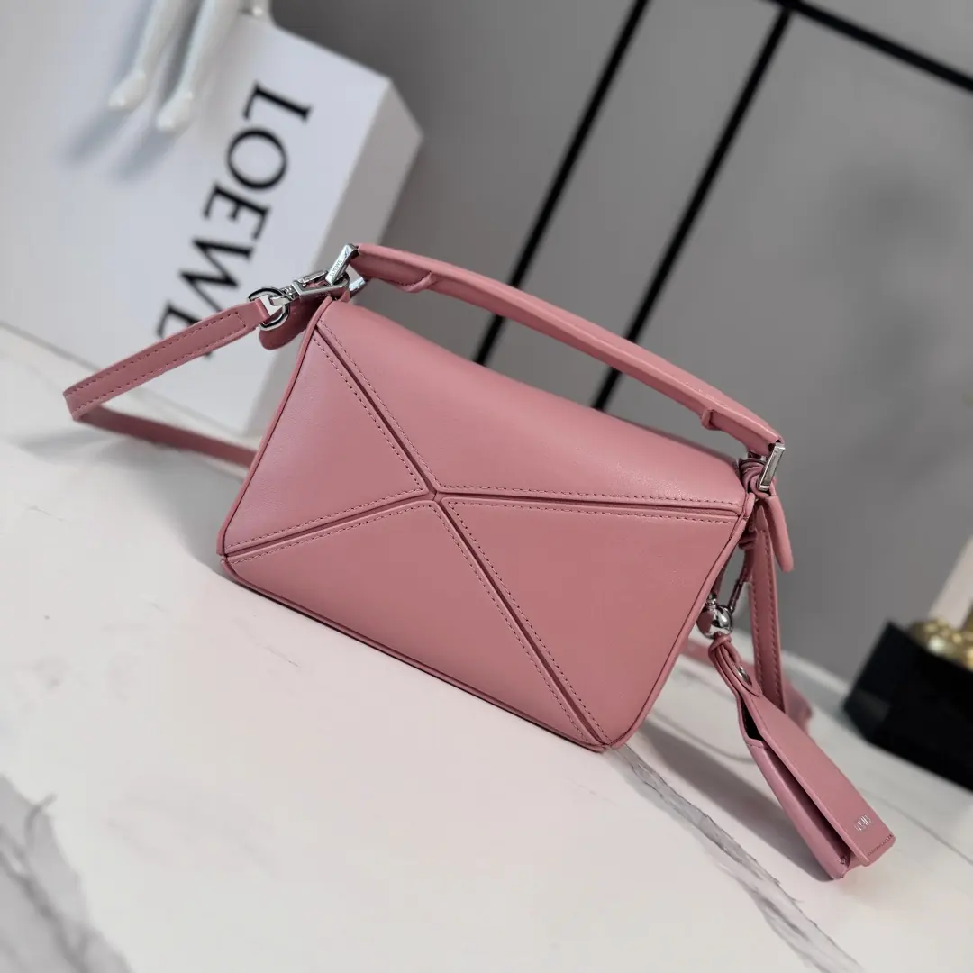 Loewe Style Pink Leather Top Handle Bag Lookbook Reference image 3