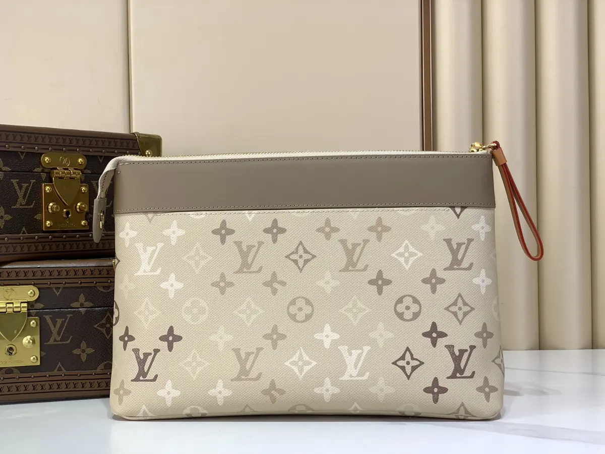 LV Style Beige Canvas Clutch Lookbook Reference image 3