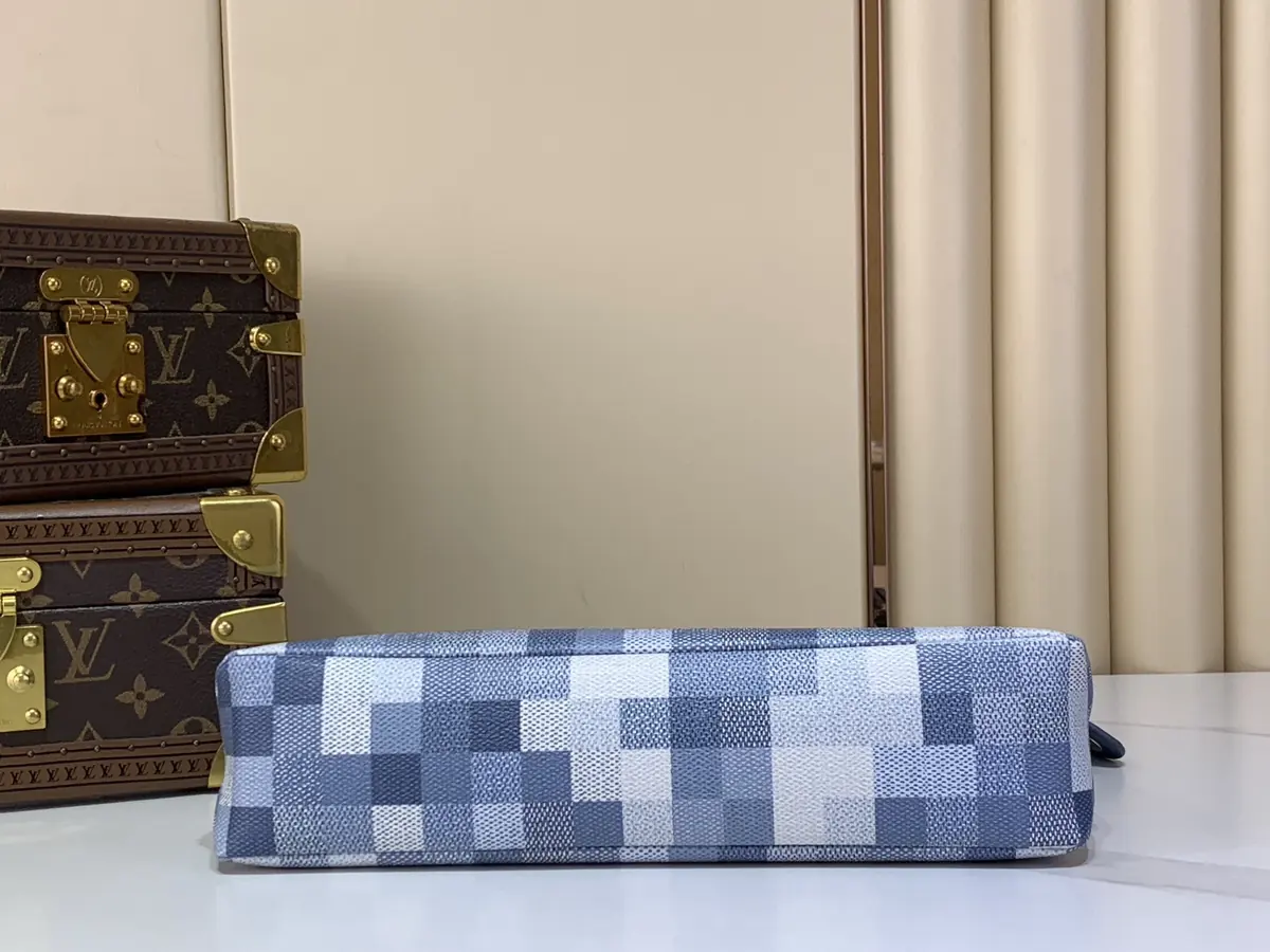 LV Style Beige Canvas Clutch Lookbook Reference image 4