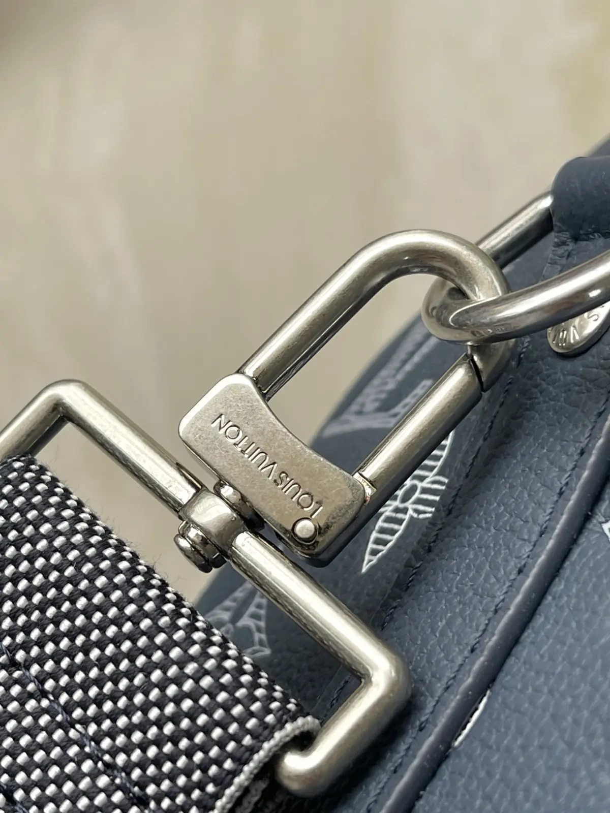 LV Style Beige Canvas Travel Bag Lookbook Reference image 5