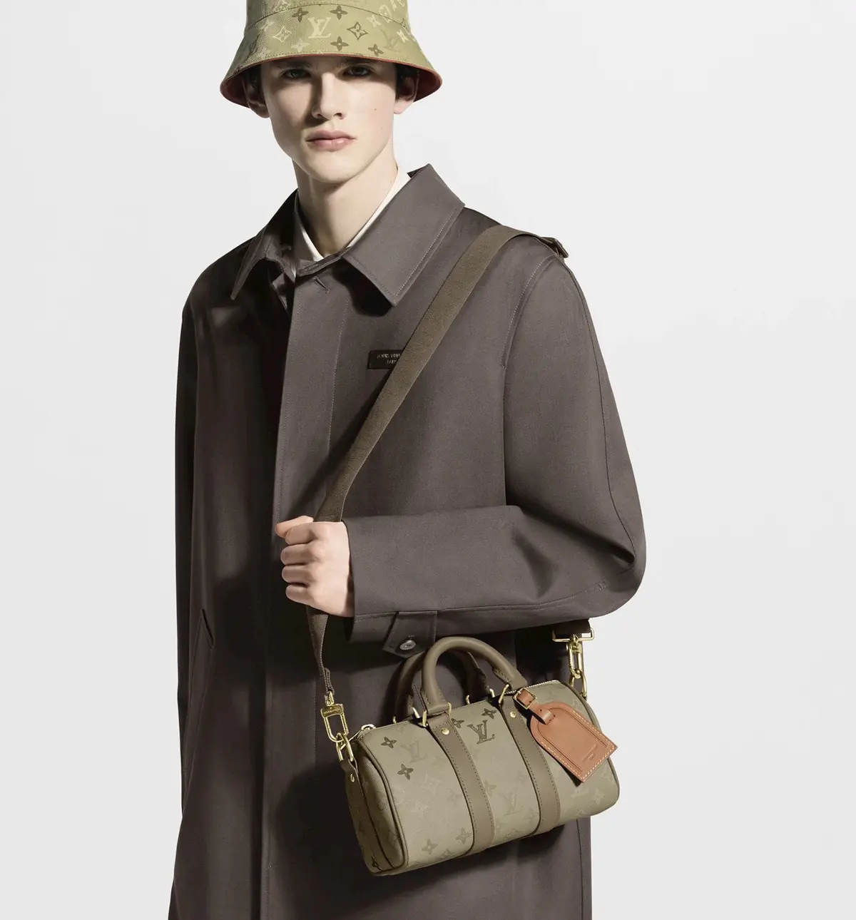 LV Style Beige Canvas Travel Bag Lookbook Reference image 6