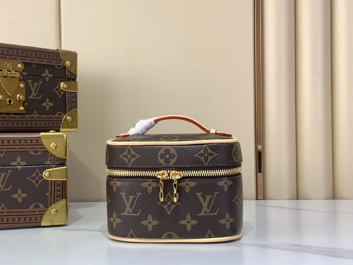 LV Style Beige Leather Bag Lookbook Reference image 1