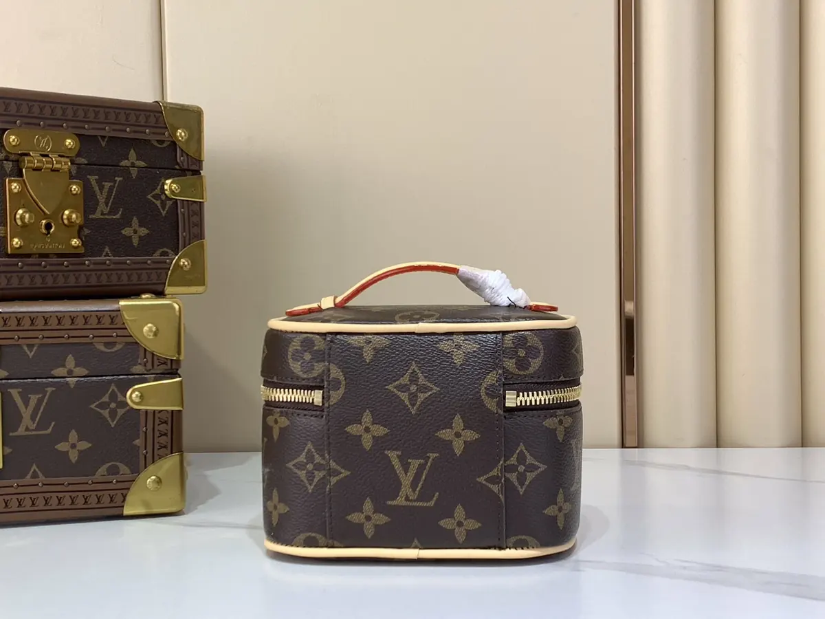 LV Style Beige Leather Bag Lookbook Reference image 3