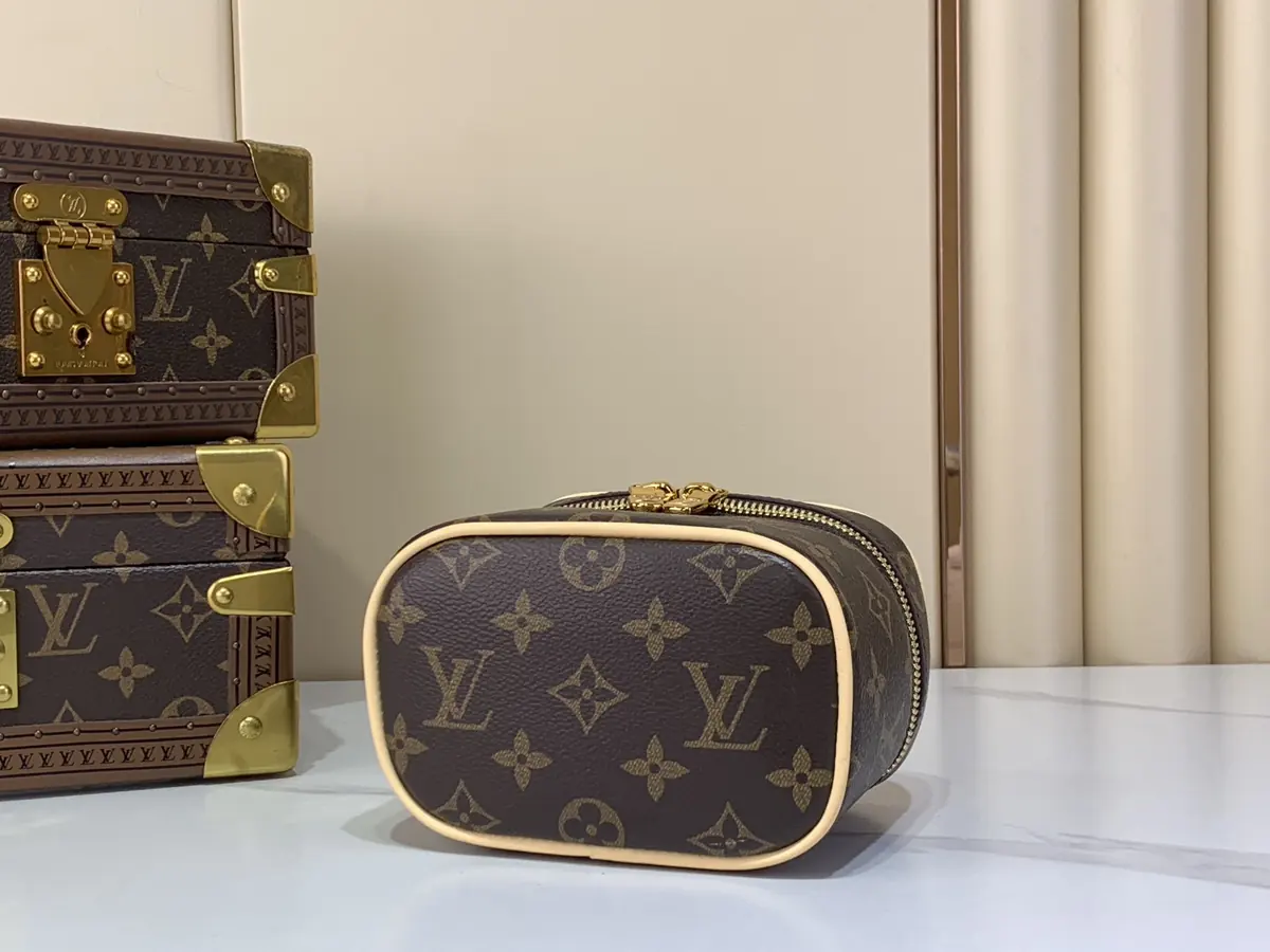 LV Style Beige Leather Bag Lookbook Reference image 4